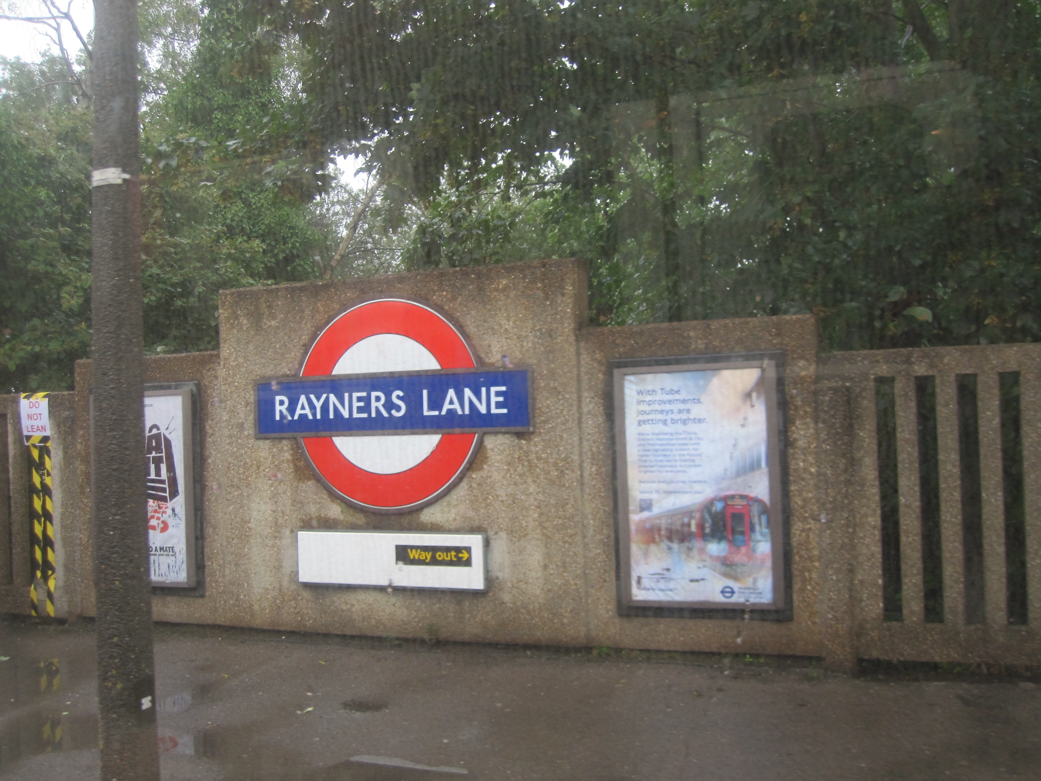 Image of the platform at Rayners Lane